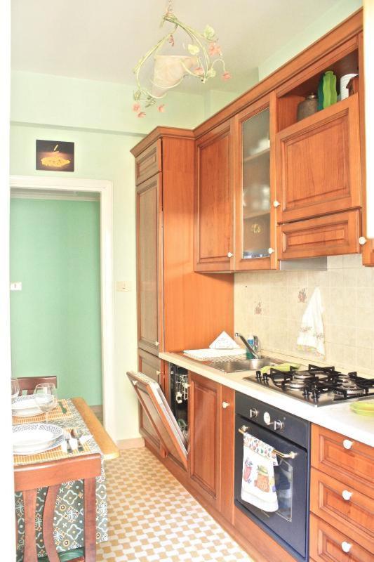 Apartment At Colosseo With Terrace Overlooking The Garden By Lyon Рим Екстериор снимка