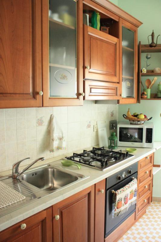 Apartment At Colosseo With Terrace Overlooking The Garden By Lyon Рим Екстериор снимка